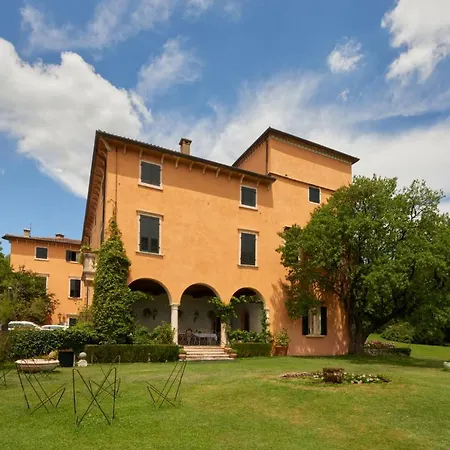 Torre Di Terzolan With Pool, Jacuzzi And Golf Putt 베로나