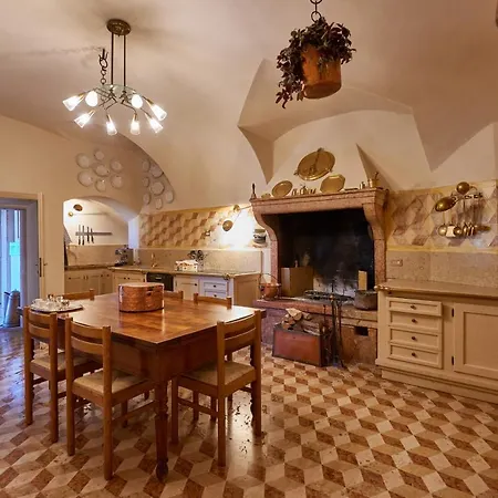 Villa Torre Di Terzolan With Pool, Jacuzzi And Golf Putt